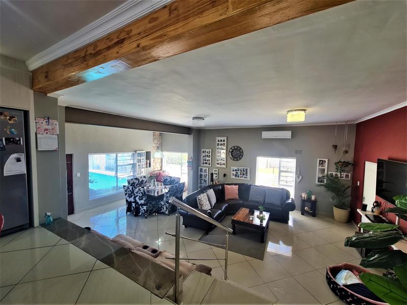 4 Bedroom Property for Sale in Myburgh Park Western Cape